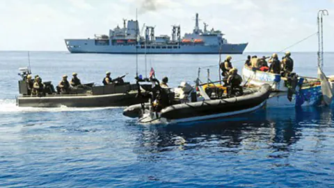 Somali Açıklarında Korsanlık Tehdidi Yükseliyor: Küresel Ticaret Risk Altında