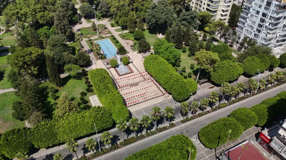 Adana'da Sıcaklık ve Nem Etkisi: Cadde ve Meydanlar Boş Kaldı görseli