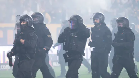 Dynamo Dresden - Magdeburg Derbisinde 'Yüksek Risk' Alarmı: 1000'lerce Polis, Yasaklı Bölge ve Özel Tren Seferleri