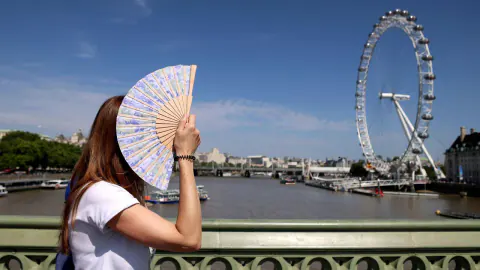 Londra ve İngiltere'de Sıcak Hava Alarmı: 2 Bin 700 Can Kaybı