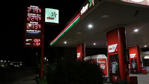 Almanya'da Benzin ve Dizel Fiyatları: Vergiler, CO2 Maliyeti ve Pompa Farkları Analizi