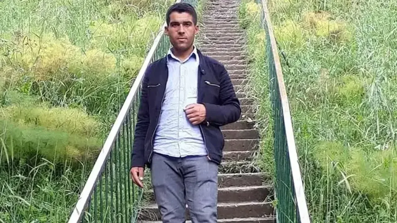 Şemdinli'de 4 Kişiyi Öldürüp Kendisini Vuran Uzman Çavuş Hayatını Kaybetti Şemdinli'de 4 Kişiyi Öldürüp Kendisini Vuran Uzman Çavuş Hayatını Kaybetti