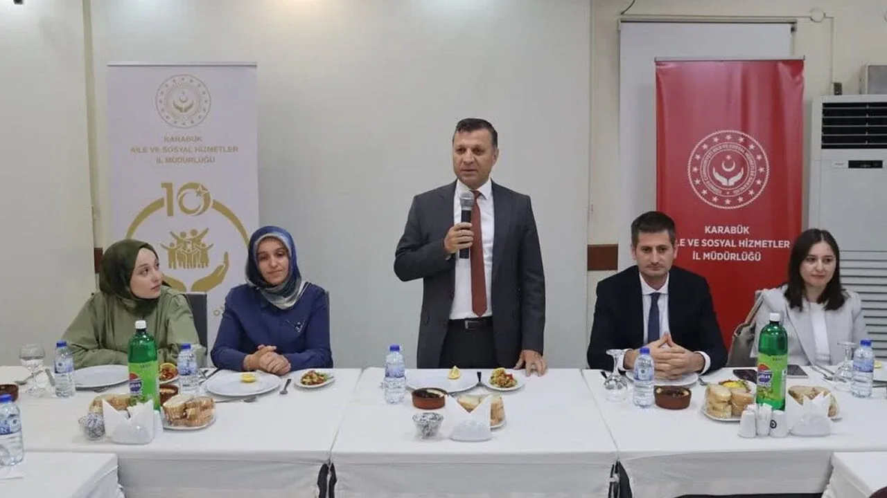Karabük Aile ve Sosyal Hizmetler İl Müdürlüğü'nde Duygusal Veda Karabük Aile ve Sosyal Hizmetler İl Müdürlüğü'nde Duygusal Veda