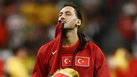 Hakan Çalhanoğlu'ndan Milli Takım Dönüşü Flaş Karar: Transfer Sürecinde Yeni Gelişme
