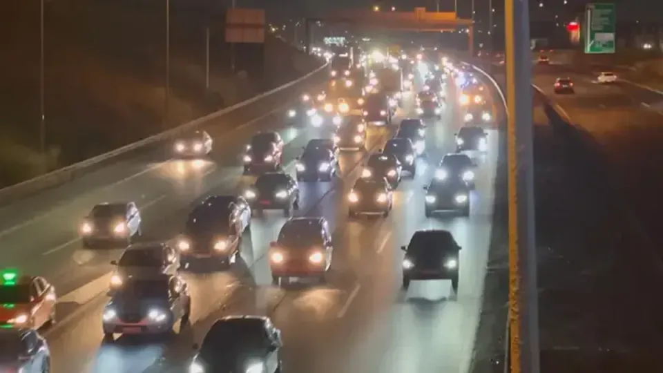 İstanbul'da Tatil Dönüşü Trafik Alarmı: 5 Temmuz Pazar Yoğunluğu görseli