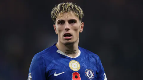 Alejandro Garnacho'nun Geleceği Belirsiz: Chelsea ve Roma Hattında Kritik Dönem