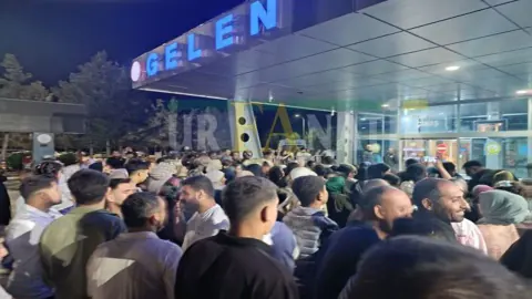 Şanlıurfa'nın İlk Hac Kafilesi Döndü: Havalimanında Duygusal Kavuşma