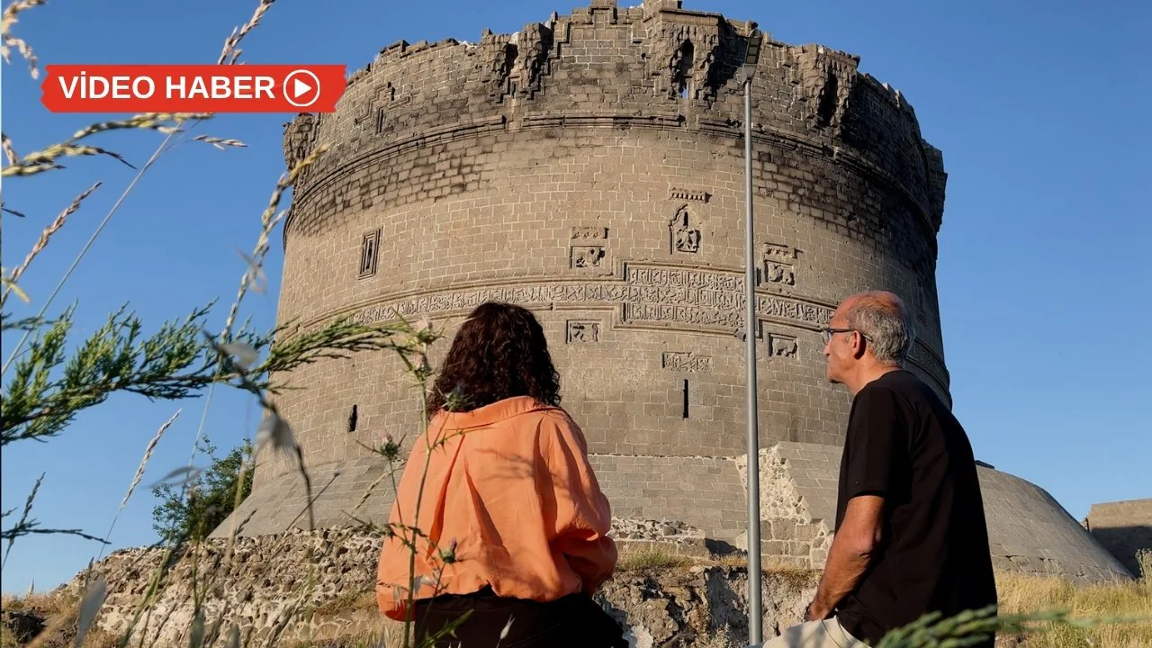 Diyarbakır Surları'nın Geleceği İçin Kritik Uyarı: UNESCO Mirası Tehlikede Diyarbakır Surları'nın Geleceği İçin Kritik Uyarı: UNESCO Mirası Tehlikede