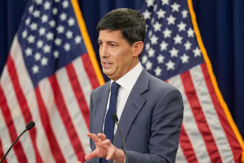 Küresel Finansal Dengeler Değişiyor: Kevin Warsh ve 'Para Değer Kaybı' Ticareti