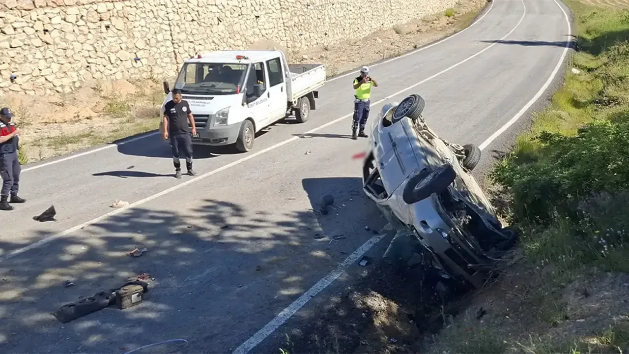 Kütahya'da Feci Kaza: Hız Göstergesi 140'ta Takılı Kaldı Kütahya'da Feci Kaza: Hız Göstergesi 140'ta Takılı Kaldı