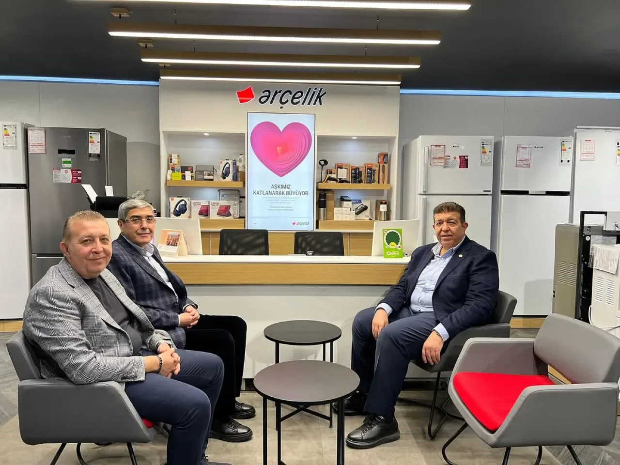 Gaziantep Ticaret Odası Meclis Başkanı Hilmi Teymur'un Yeni İş Yeri Açılışı Gaziantep Ticaret Odası Meclis Başkanı Hilmi Teymur'un Yeni İş Yeri Açılışı