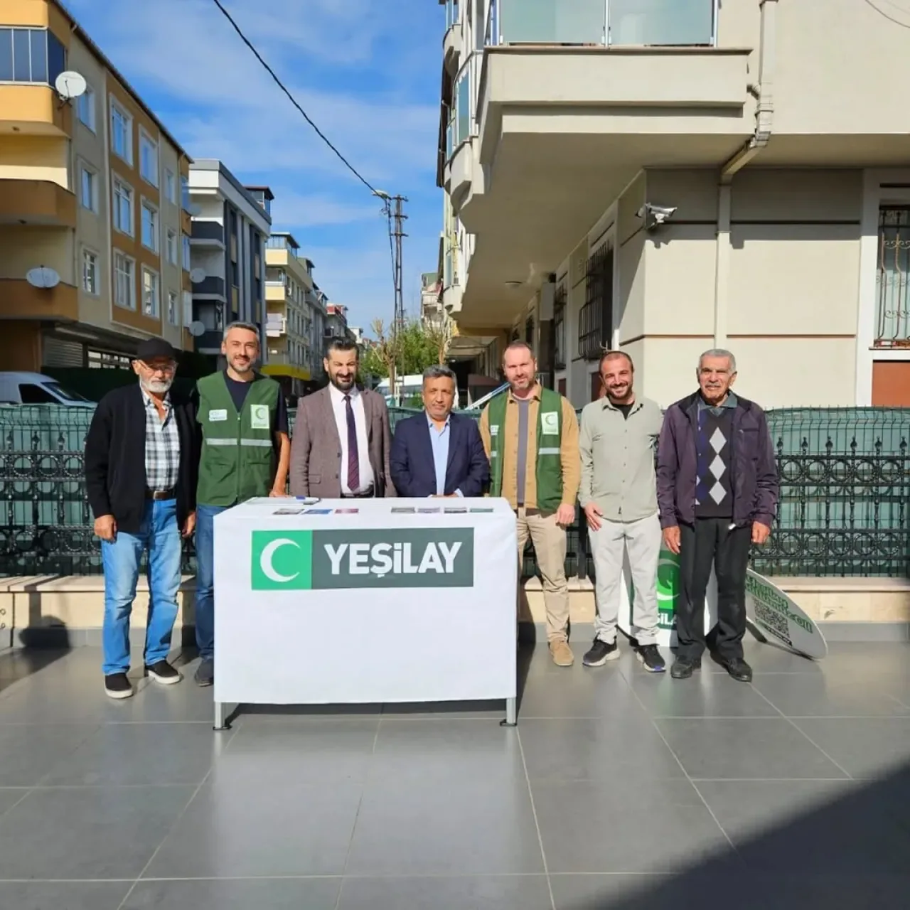 Yeşilay Çekmeköy'de Bağımlılıkla Mücadele İçin Camide Stant Açtı Yeşilay Çekmeköy'de Bağımlılıkla Mücadele İçin Camide Stant Açtı