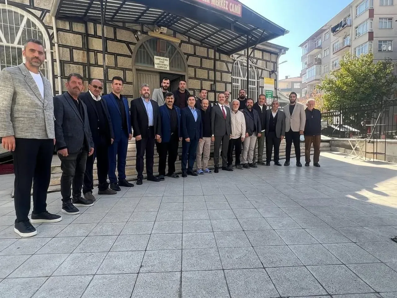 AK Parti Yenimahalle İlçe Başkanı Ekrem Yüce, Demetevler Camii'nde Cemaatle Buluştu AK Parti Yenimahalle İlçe Başkanı Ekrem Yüce, Demetevler Camii'nde Cemaatle Buluştu