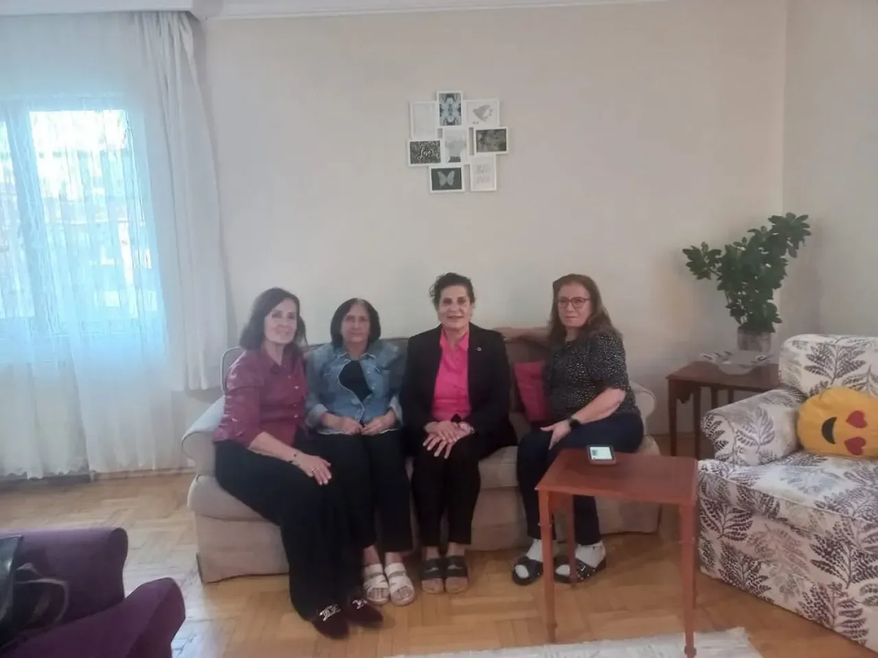 MHP Maltepe'de Vatandaş Ziyareti Gerçekleştirdi MHP Maltepe'de Vatandaş Ziyareti Gerçekleştirdi