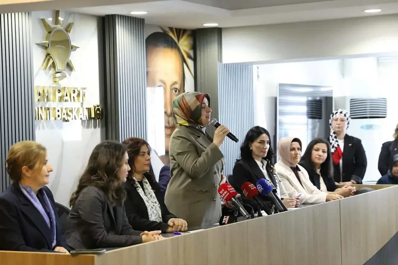 Aydın AK Parti Teşkilatı Ziyaret Edildi Aydın AK Parti Teşkilatı Ziyaret Edildi