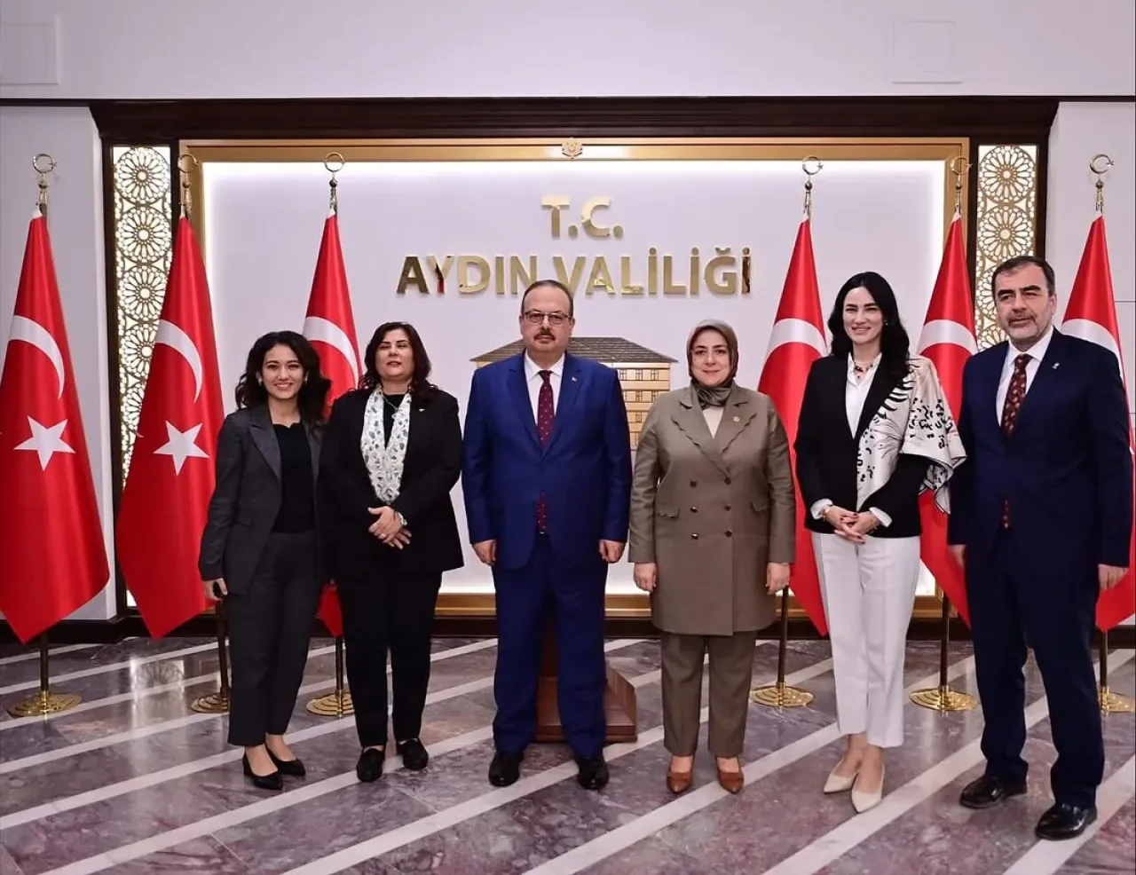 Aydın'da AK Parti Heyetinden Vali Canbolat'a Ziyaret: Şehrin Gelişimi İstişare Edildi Aydın'da AK Parti Heyetinden Vali Canbolat'a Ziyaret: Şehrin Gelişimi İstişare Edildi