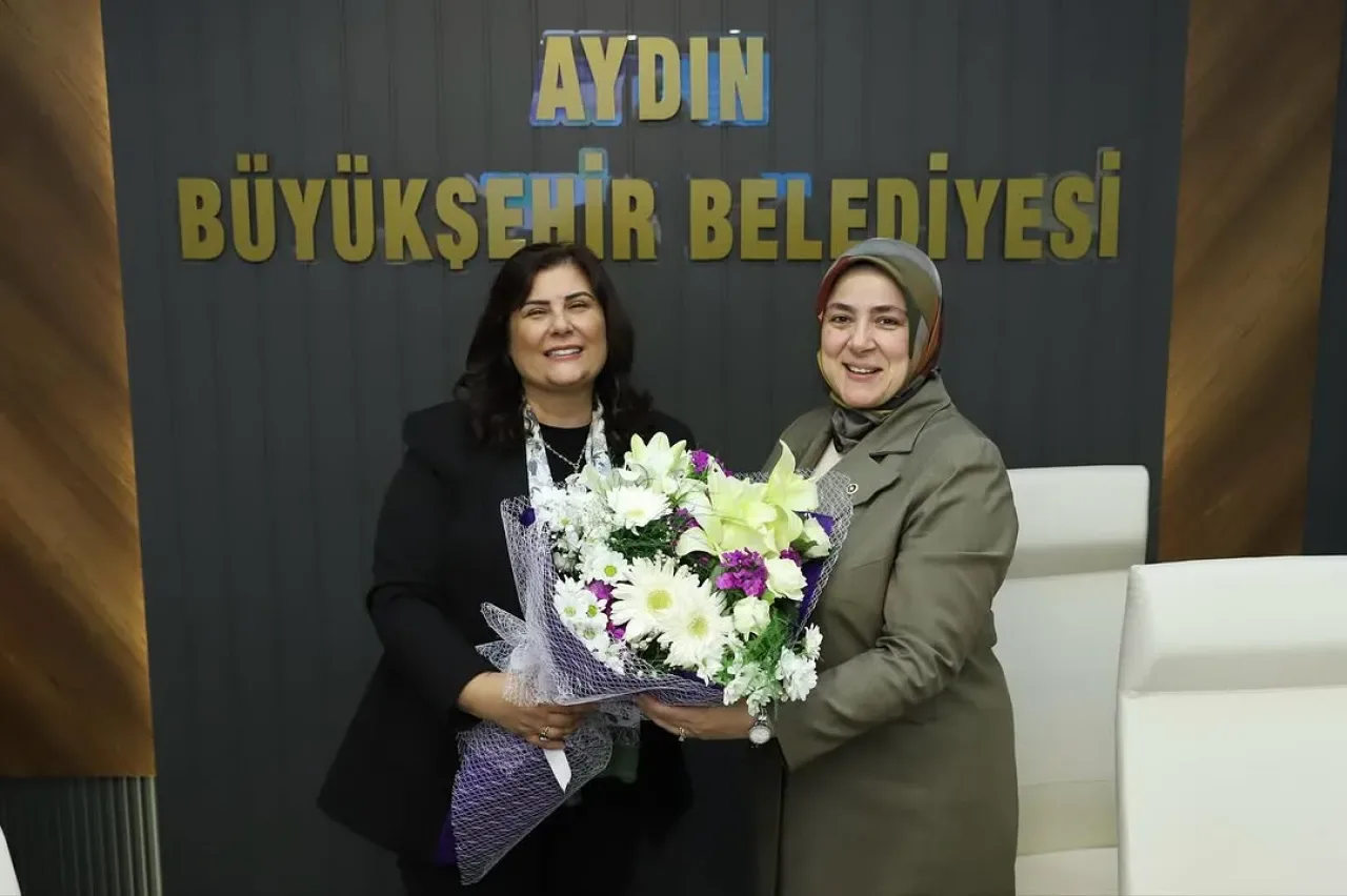 Aydın'da Kadın Yerel Yönetimler Buluşması: "Kadın Odaklı Projeler Güçlenecek" Aydın'da Kadın Yerel Yönetimler Buluşması: "Kadın Odaklı Projeler Güçlenecek"