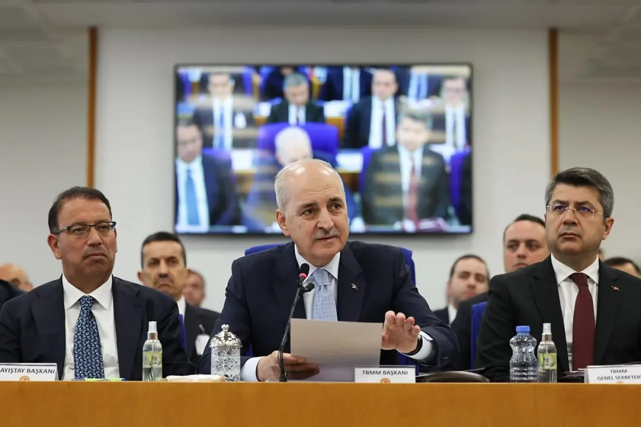 AK Parti'li Numan Kurtulmuş'tan 2026 Yılı Bütçe Görüşmeleri Açıklaması AK Parti'li Numan Kurtulmuş'tan 2026 Yılı Bütçe Görüşmeleri Açıklaması