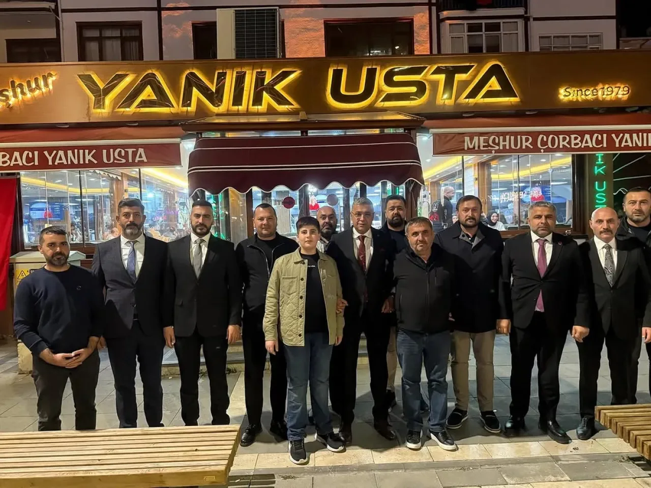Milliyetçi Hareket Partisi Çubuk'ta Yeni Açılan İş Yerini Ziyaret Etti Milliyetçi Hareket Partisi Çubuk'ta Yeni Açılan İş Yerini Ziyaret Etti