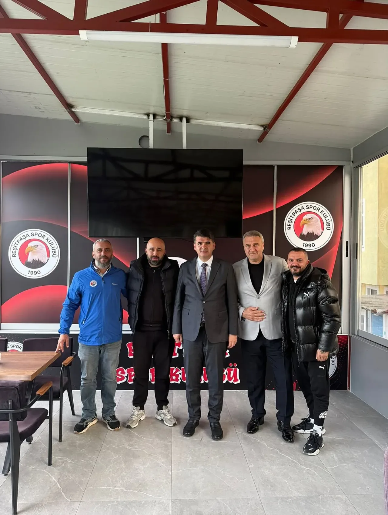 Sarıyer Kaymakamı Ömer Kalaylı, Reşitpaşa Spor Kulübü'nü Ziyaret Etti Sarıyer Kaymakamı Ömer Kalaylı, Reşitpaşa Spor Kulübü'nü Ziyaret Etti