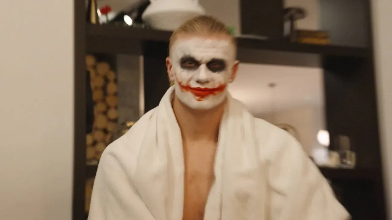 Erling Haaland'dan Cadılar Bayramı'na Özel Joker Kostümü Erling Haaland'dan Cadılar Bayramı'na Özel Joker Kostümü