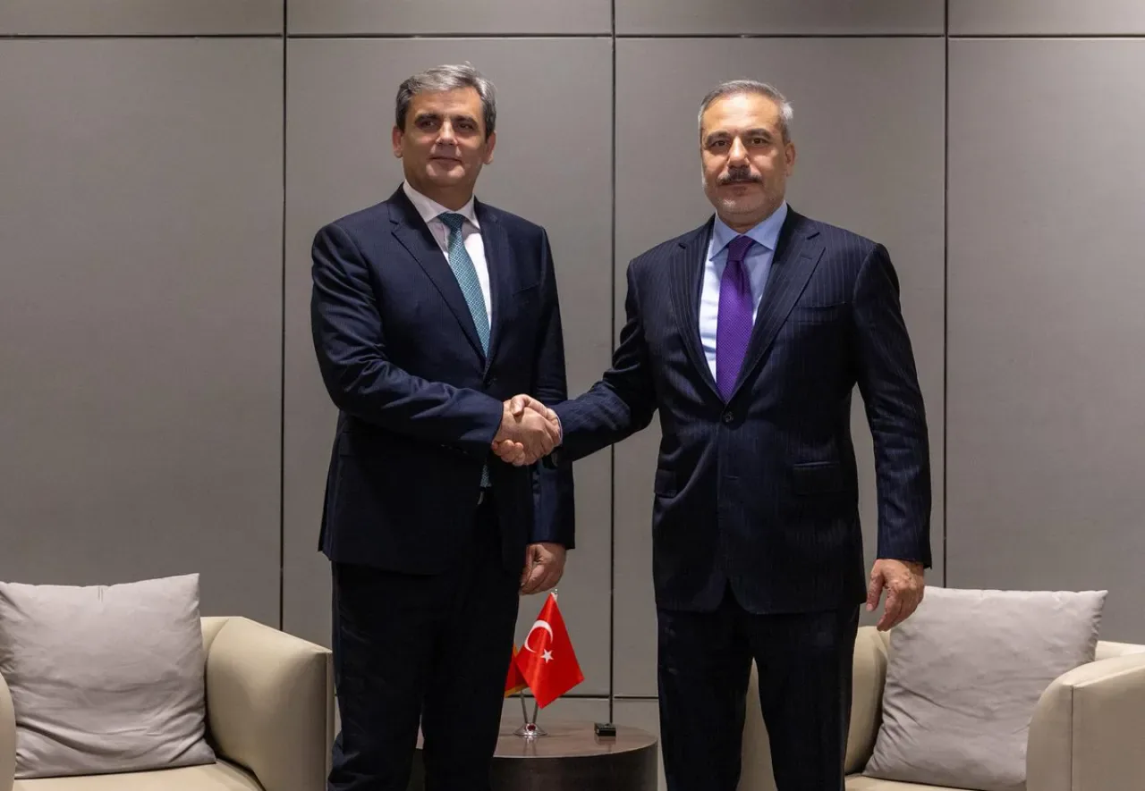 Dışişleri Bakanı Fidan, Karadağlı Mevkidaşı İbrahimoviç ile İstanbul'da Görüştü Dışişleri Bakanı Fidan, Karadağlı Mevkidaşı İbrahimoviç ile İstanbul'da Görüştü