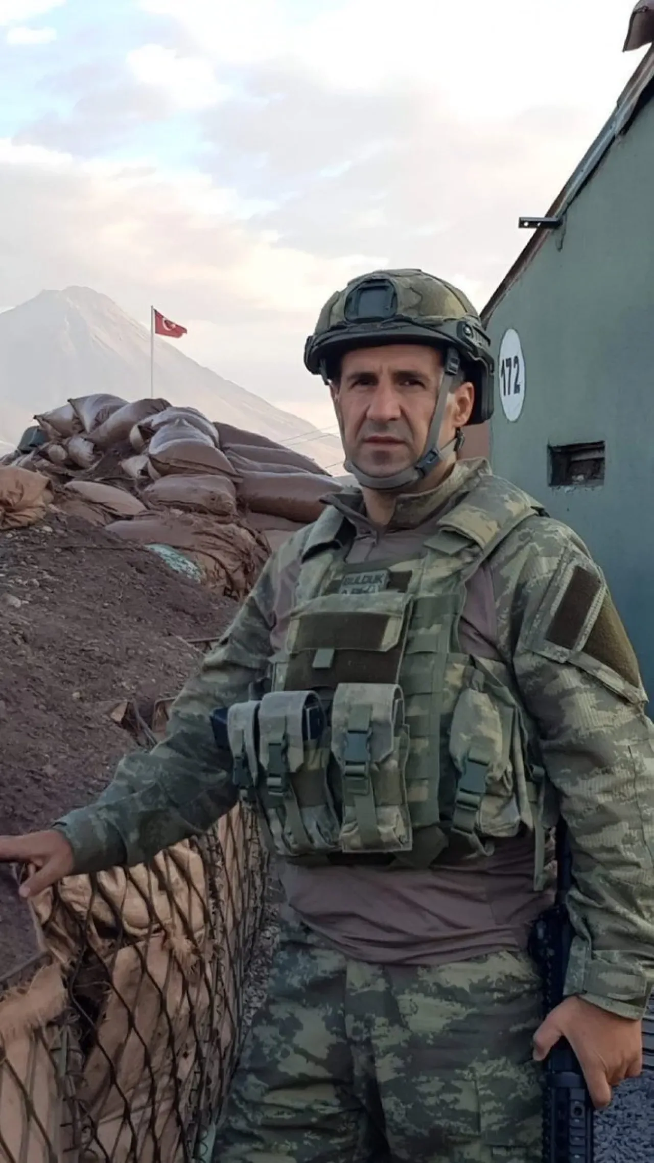 Emekli Albay Orkun Özeller'in Tutukluluğu ve Meclis'teki Slogan Soruşturması Emekli Albay Orkun Özeller'in Tutukluluğu ve Meclis'teki Slogan Soruşturması
