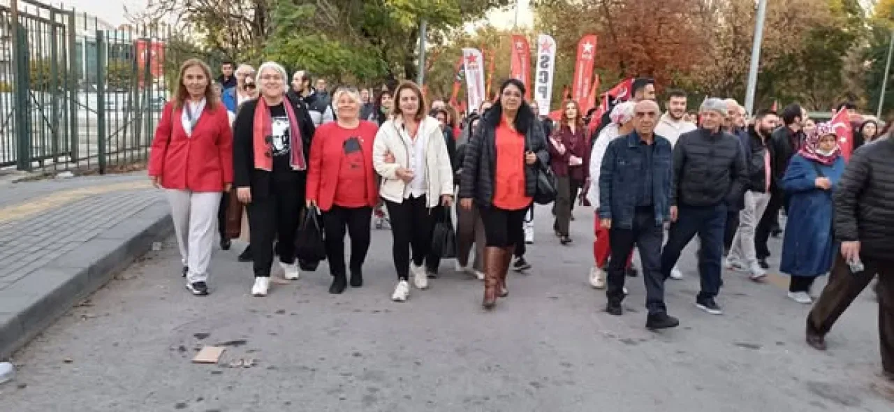 Cumhuriyet Bayramı'nda CHP'li Kadınlardan Anıtkabir'e Anlamlı Ziyaret Cumhuriyet Bayramı'nda CHP'li Kadınlardan Anıtkabir'e Anlamlı Ziyaret