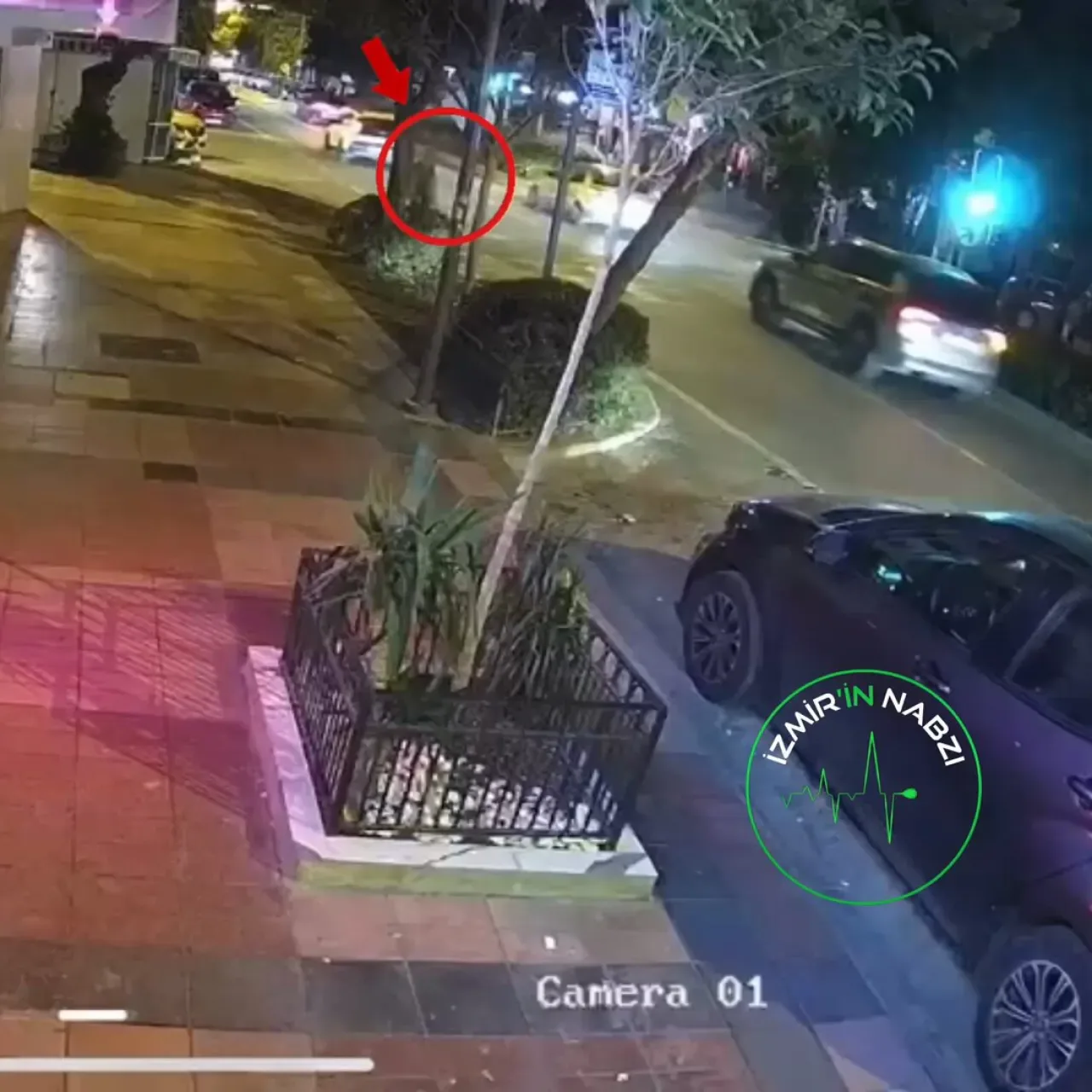 İzmir'de Yaya Geçidinde Meydana Gelen Motosiklet Kazasında Bir Vatandaş Hayatını Kaybetti İzmir'de Yaya Geçidinde Meydana Gelen Motosiklet Kazasında Bir Vatandaş Hayatını Kaybetti