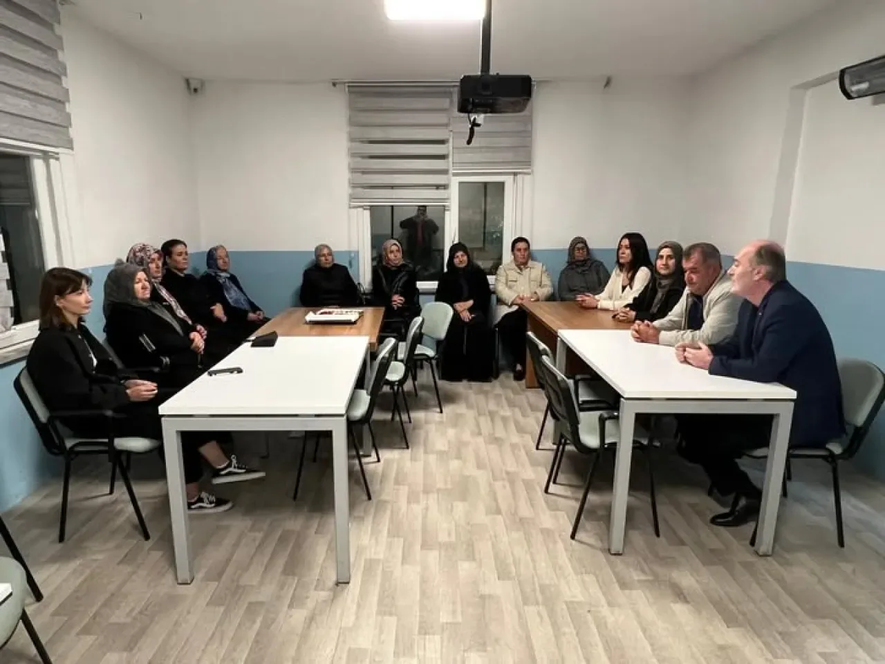 MHP Başakşehir'den Şamlar Mahallesi'nde Komşu Ziyareti MHP Başakşehir'den Şamlar Mahallesi'nde Komşu Ziyareti