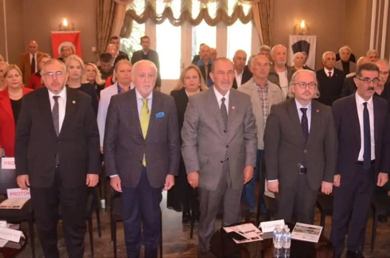 Saadet Partisi Temsilcileri, Gazze'deki Acıları Anma Programına Katıldı Saadet Partisi Temsilcileri, Gazze'deki Acıları Anma Programına Katıldı