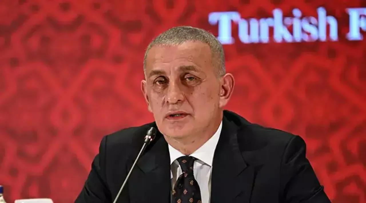 İbrahim Hacıosmanoğlu: "Geçmiş Liglerle İlgili Bir Şey Yapılamaz, Bataklığı Kurutup Önümüze Bakalım" İbrahim Hacıosmanoğlu: "Geçmiş Liglerle İlgili Bir Şey Yapılamaz, Bataklığı Kurutup Önümüze Bakalım"