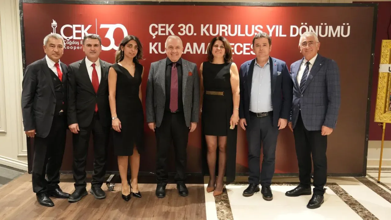 Çağdaş Eğitim Kooperatifi, 30 Yıldır Eğitimde Dayanışma Çınarı Olmaya Devam Ediyor Çağdaş Eğitim Kooperatifi, 30 Yıldır Eğitimde Dayanışma Çınarı Olmaya Devam Ediyor