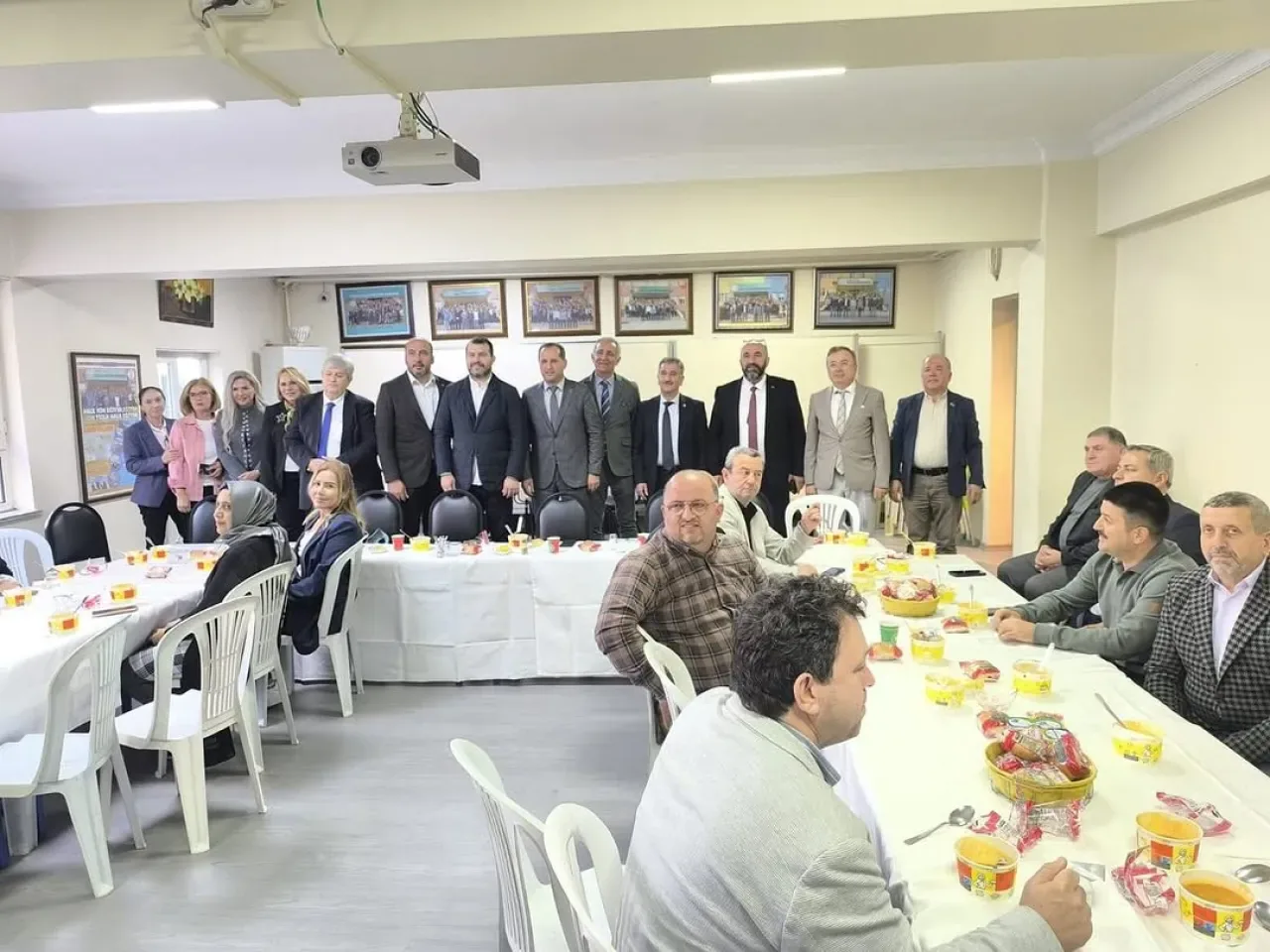 Tuzla'da Gazze İçin "Bir Çorba Bin Dua" Dayanışma Etkinliği Düzenlendi Tuzla'da Gazze İçin "Bir Çorba Bin Dua" Dayanışma Etkinliği Düzenlendi