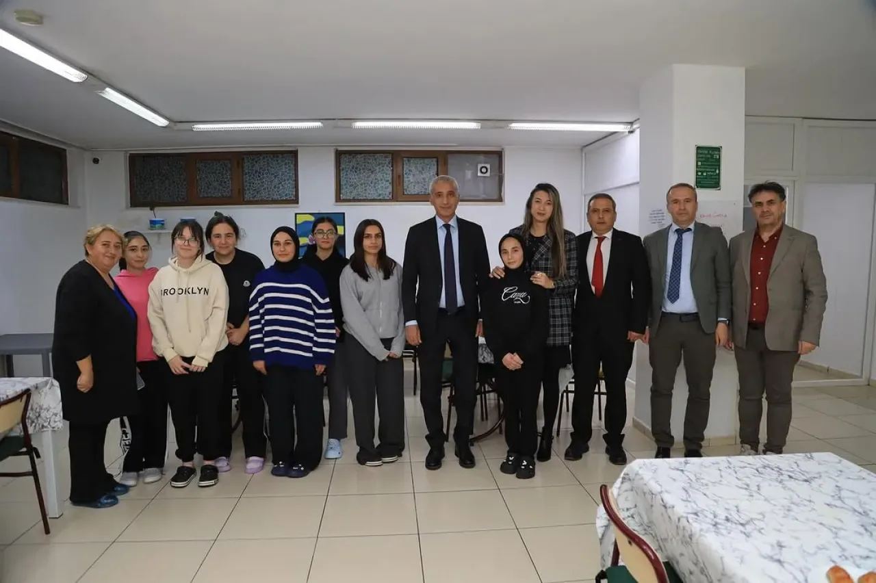 Gölbaşı'nda Ahmet Alper Dinçer Anadolu Lisesi Pansiyonu Ziyaret Edildi Gölbaşı'nda Ahmet Alper Dinçer Anadolu Lisesi Pansiyonu Ziyaret Edildi