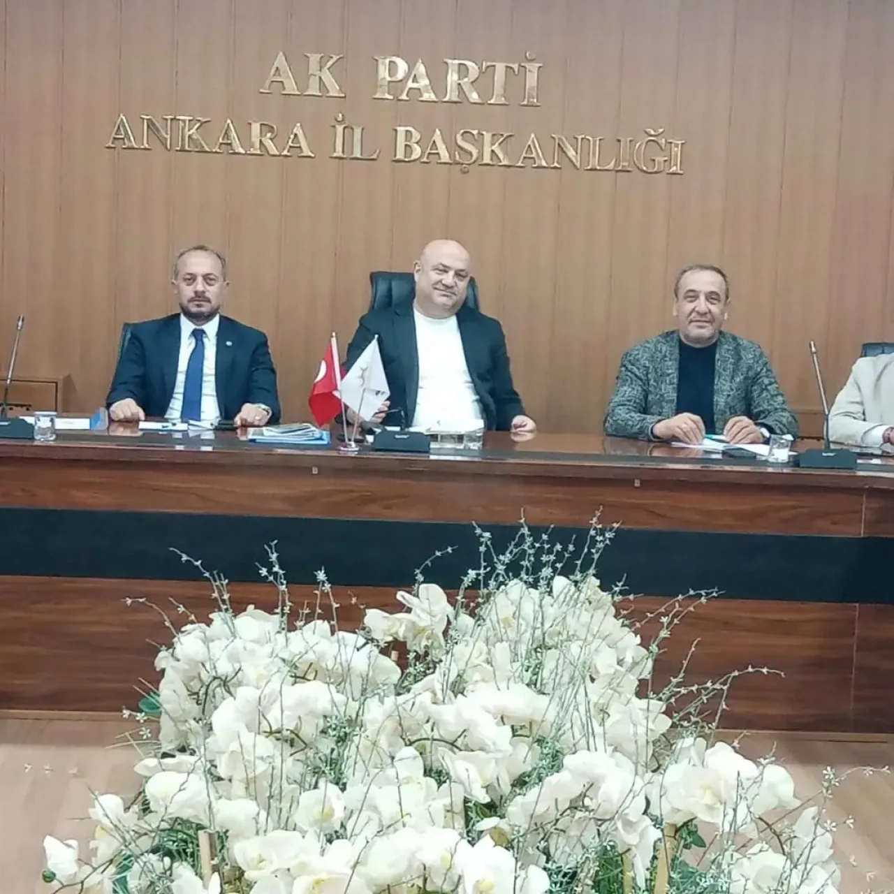 AK Parti Ankara'da Ekonomi Toplantısı: Üretim, İstihdam ve Yatırım Masaya Yatırıldı AK Parti Ankara'da Ekonomi Toplantısı: Üretim, İstihdam ve Yatırım Masaya Yatırıldı