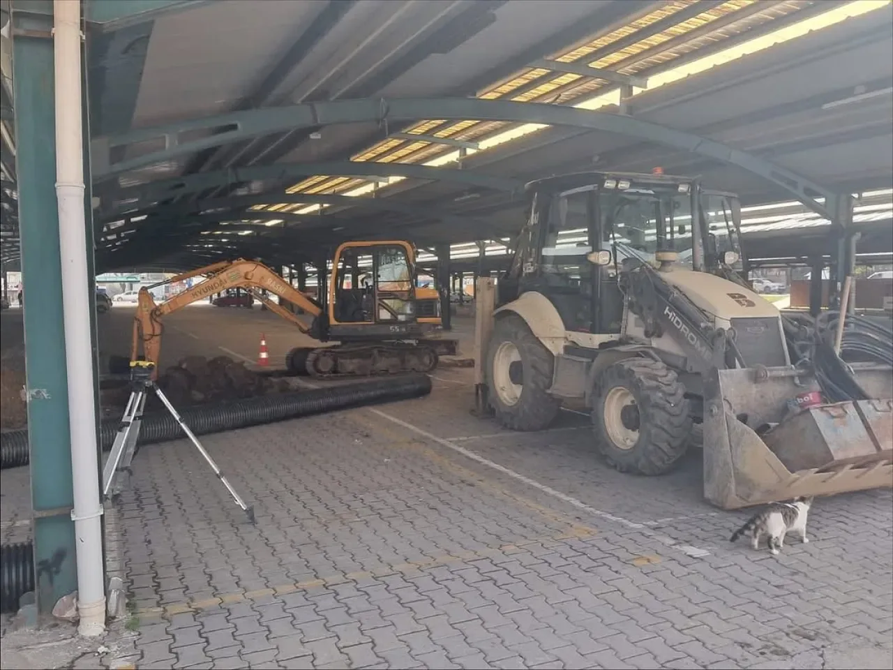 Karesi'de Karizma Pazar Yeri Altyapısı Yenileniyor Karesi'de Karizma Pazar Yeri Altyapısı Yenileniyor