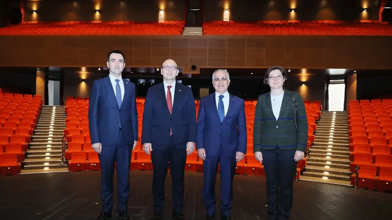 Gaziantep Üniversitesi Mâvera Kongre ve Sanat Merkezi, Üst Düzey Teknik Altyapısı ile Dikkat Çekiyor Gaziantep Üniversitesi Mâvera Kongre ve Sanat Merkezi, Üst Düzey Teknik Altyapısı ile Dikkat Çekiyor