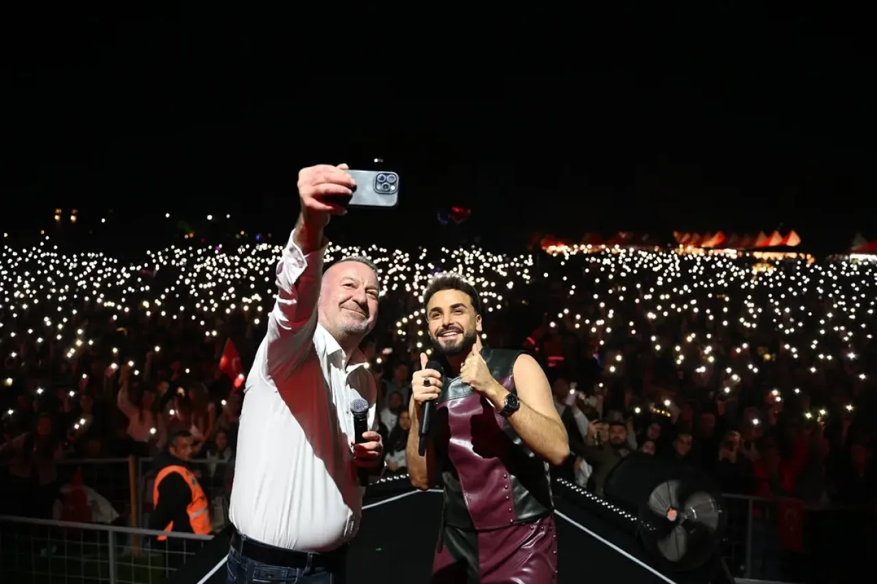 Karacabey'de 29 Ekim Cumhuriyet Bayramı Coşkusu Doyasıya Yaşandı Karacabey'de 29 Ekim Cumhuriyet Bayramı Coşkusu Doyasıya Yaşandı
