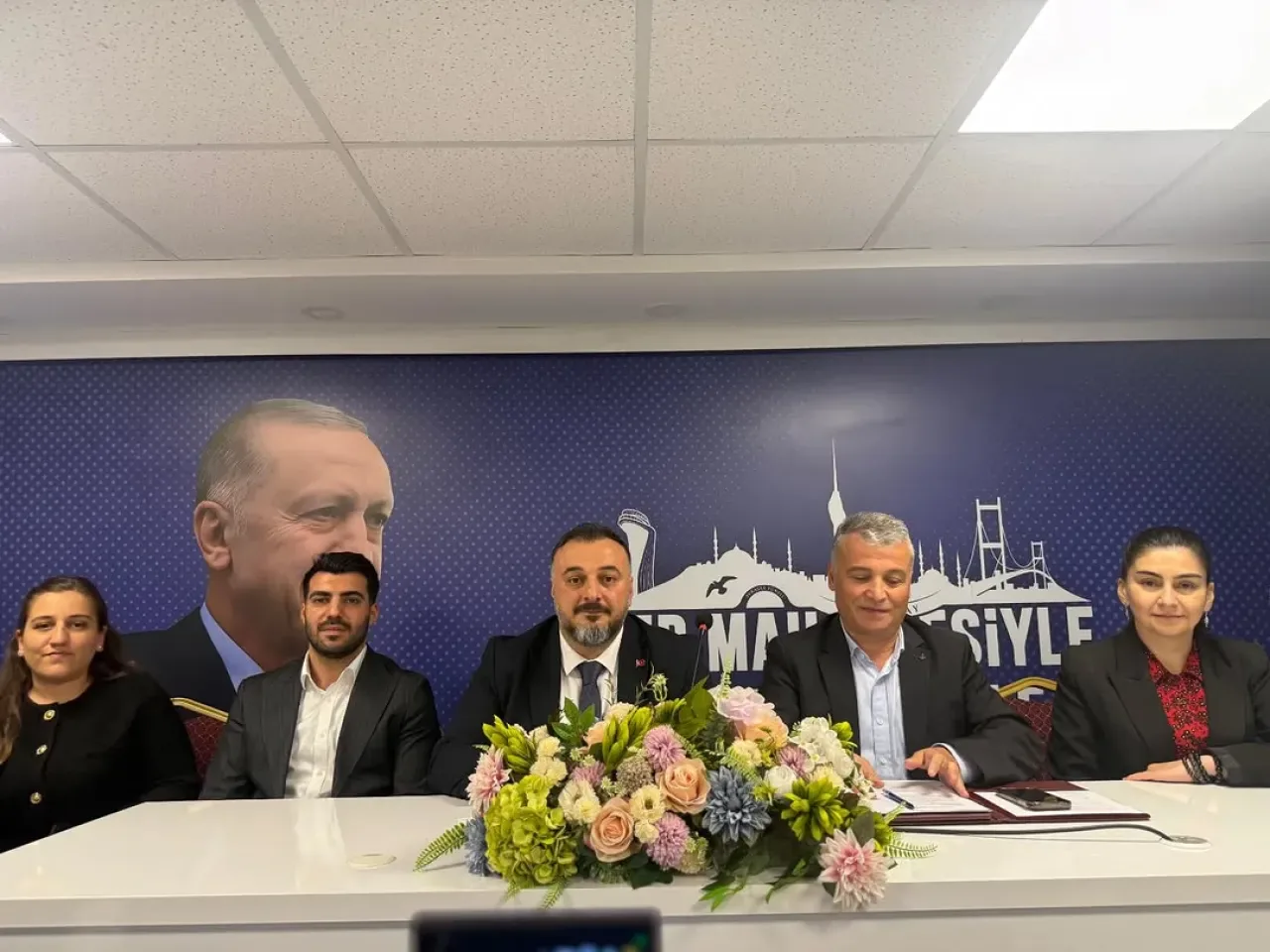 AK Parti Maltepe'de Danışma Meclisi Toplantısı Yoğun Katılımla Gerçekleşti AK Parti Maltepe'de Danışma Meclisi Toplantısı Yoğun Katılımla Gerçekleşti