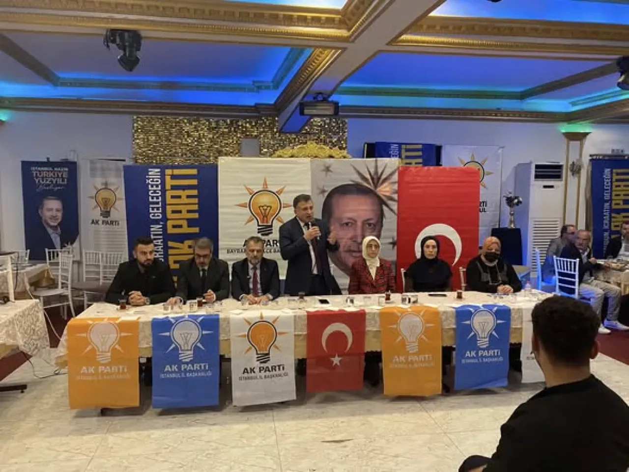 AK Parti Bayrampaşa'da Üç Kademe Toplantısı Gerçekleştirdi AK Parti Bayrampaşa'da Üç Kademe Toplantısı Gerçekleştirdi