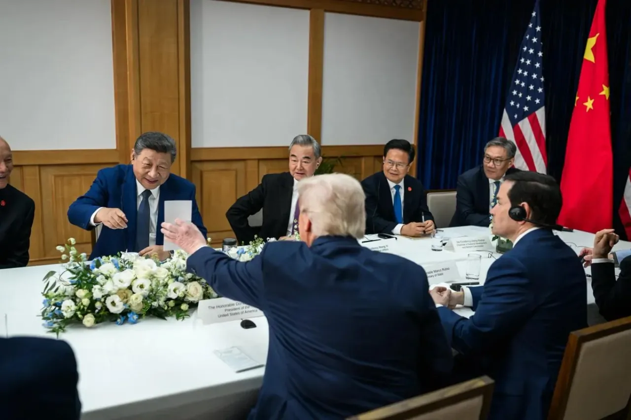 Trump ve Xi'nin Görüşmesinden Özel Anlar: Beyaz Saray'dan Paylaşılan Fotoğraflar Trump ve Xi'nin Görüşmesinden Özel Anlar: Beyaz Saray'dan Paylaşılan Fotoğraflar