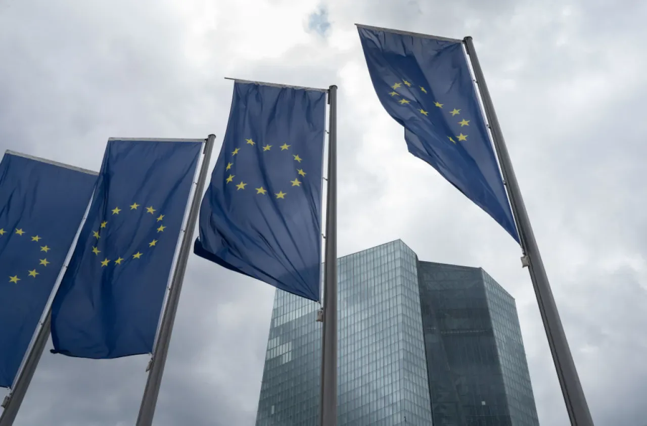 Euro Bölgesi'nde Enflasyon Ekim Ayında Yüzde 2,1'e Geriledi Euro Bölgesi'nde Enflasyon Ekim Ayında Yüzde 2,1'e Geriledi