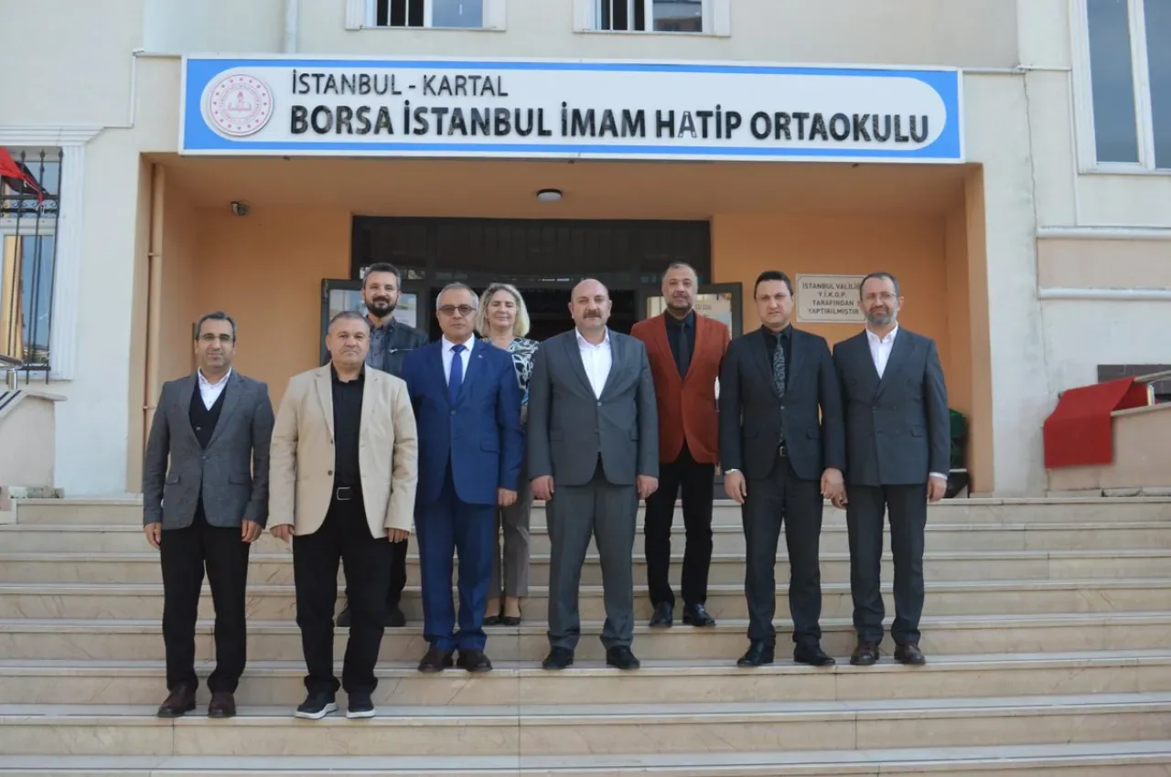 Kartal Kaymakamı Edip Çakıcı, Borsa İstanbul İmam Hatip Ortaokulu'nu Ziyaret Etti Kartal Kaymakamı Edip Çakıcı, Borsa İstanbul İmam Hatip Ortaokulu'nu Ziyaret Etti