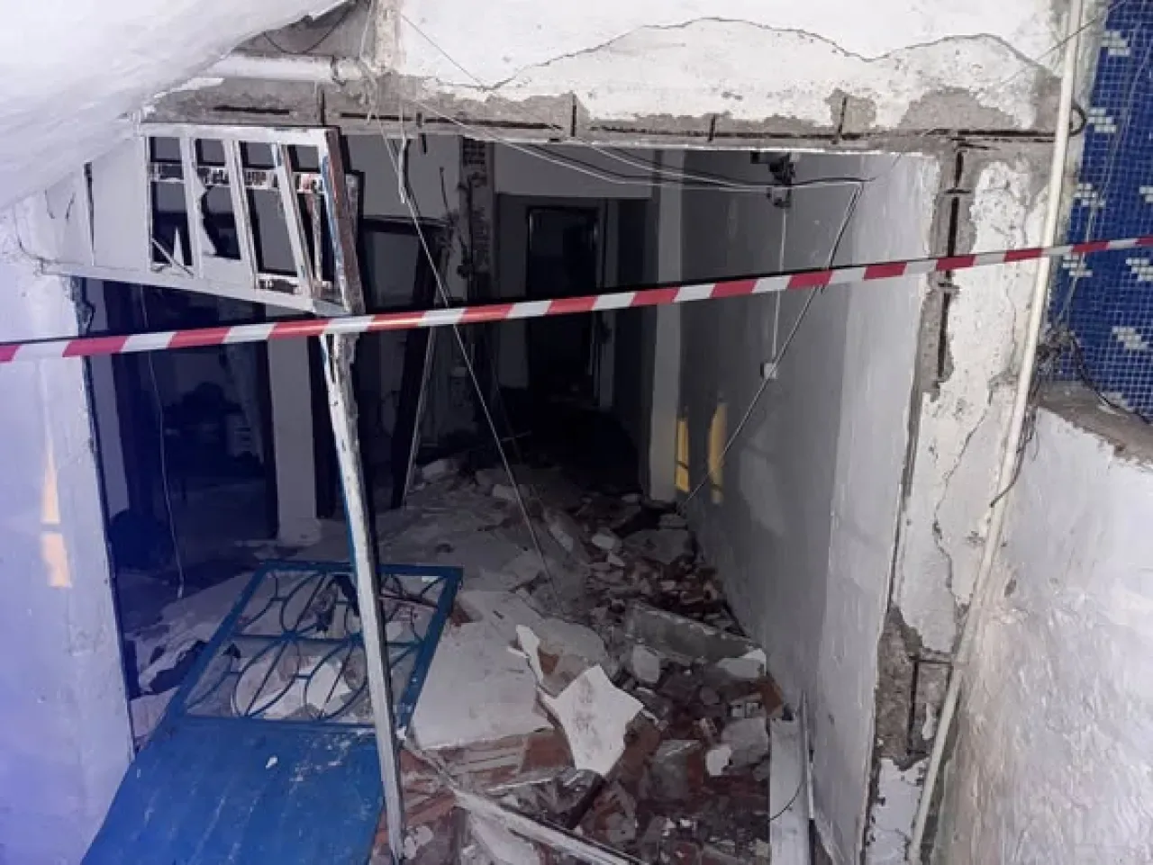 Bağcılar'da Patlama Sonrası MHP'li Yetkililerden Ailelere Ziyaret Bağcılar'da Patlama Sonrası MHP'li Yetkililerden Ailelere Ziyaret
