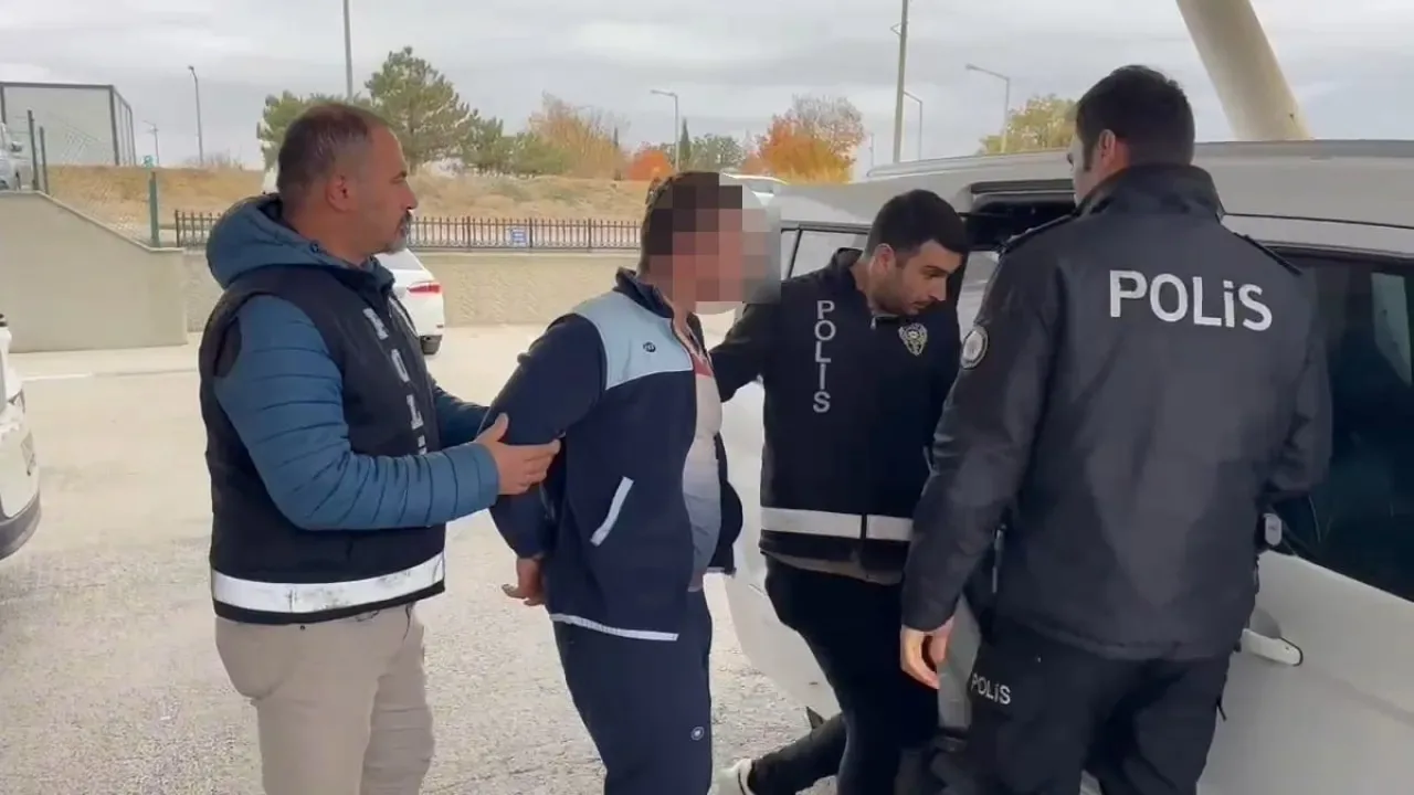 Tekirdağ'da Aile Cinayeti: 17 Yaşındaki Genç 74 Yıl Hapis Cezası Aldı Tekirdağ'da Aile Cinayeti: 17 Yaşındaki Genç 74 Yıl Hapis Cezası Aldı