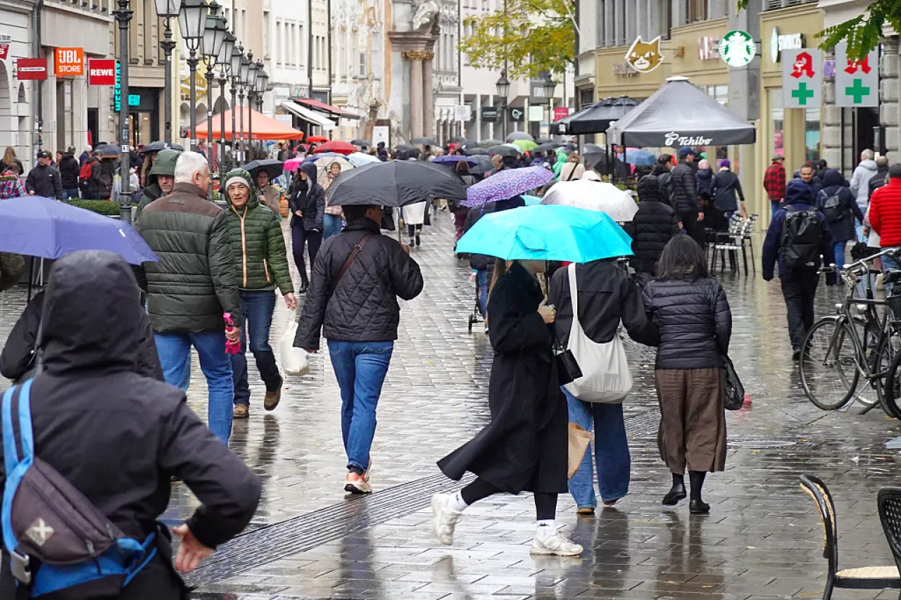 Euro Bölgesi Ekonomisi Genişlerken Almanya ve İtalya'da Durgunluk Euro Bölgesi Ekonomisi Genişlerken Almanya ve İtalya'da Durgunluk
