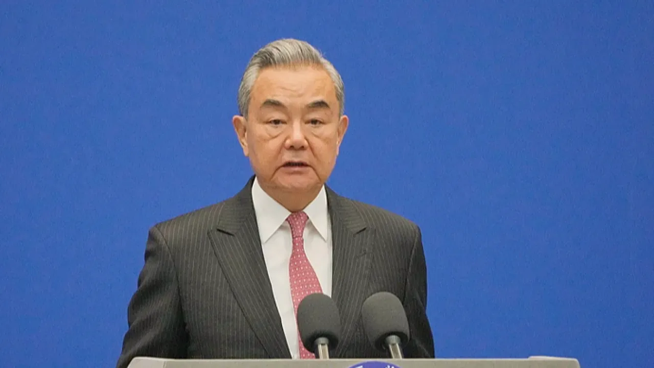 Çin Dışişleri Bakanı Wang Yi: Cezayir ile Dostluğu ve İş Birliğini Geliştirmeye Hazırız Çin Dışişleri Bakanı Wang Yi: Cezayir ile Dostluğu ve İş Birliğini Geliştirmeye Hazırız