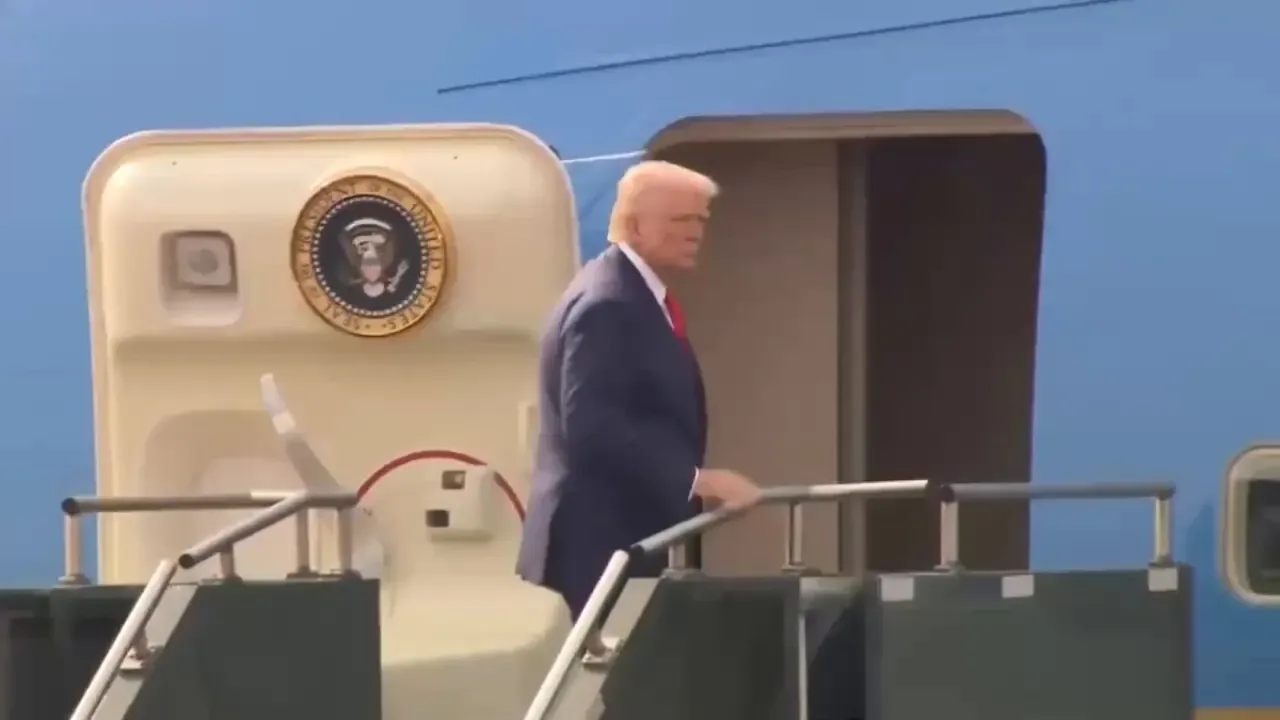 Donald Trump'ın Asya Turu Sonrası ABD'ye Dönüşü Donald Trump'ın Asya Turu Sonrası ABD'ye Dönüşü