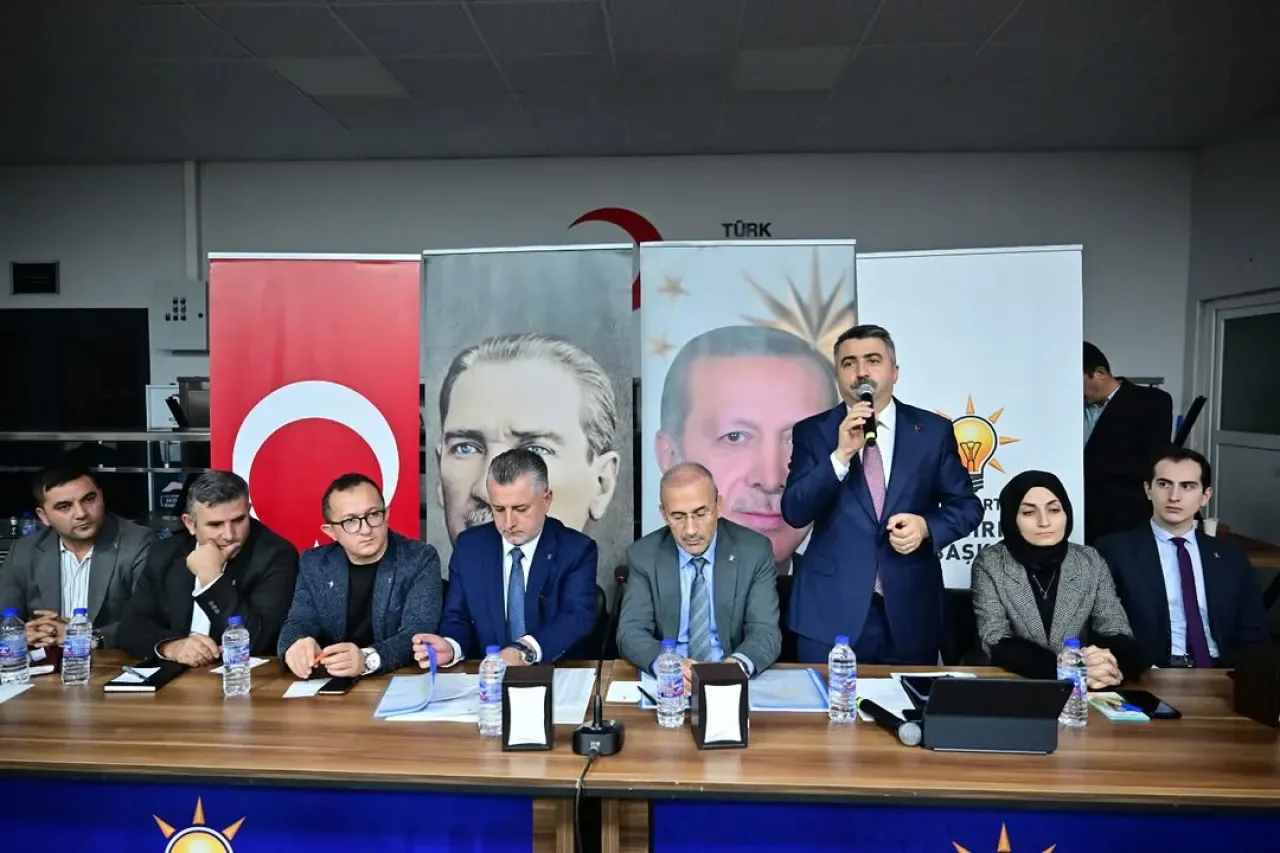 Yıldırım Belediye Başkanı Oktay Yılmaz, Mahalle Danışma Meclisi Toplantısı'nda Yol Arkadaşlarıyla Buluştu Yıldırım Belediye Başkanı Oktay Yılmaz, Mahalle Danışma Meclisi Toplantısı'nda Yol Arkadaşlarıyla Buluştu